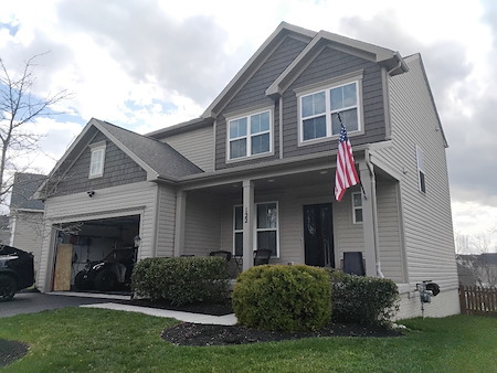 Soft Washing vs. Pressure Washing: Which Is Safer for Vinyl Siding